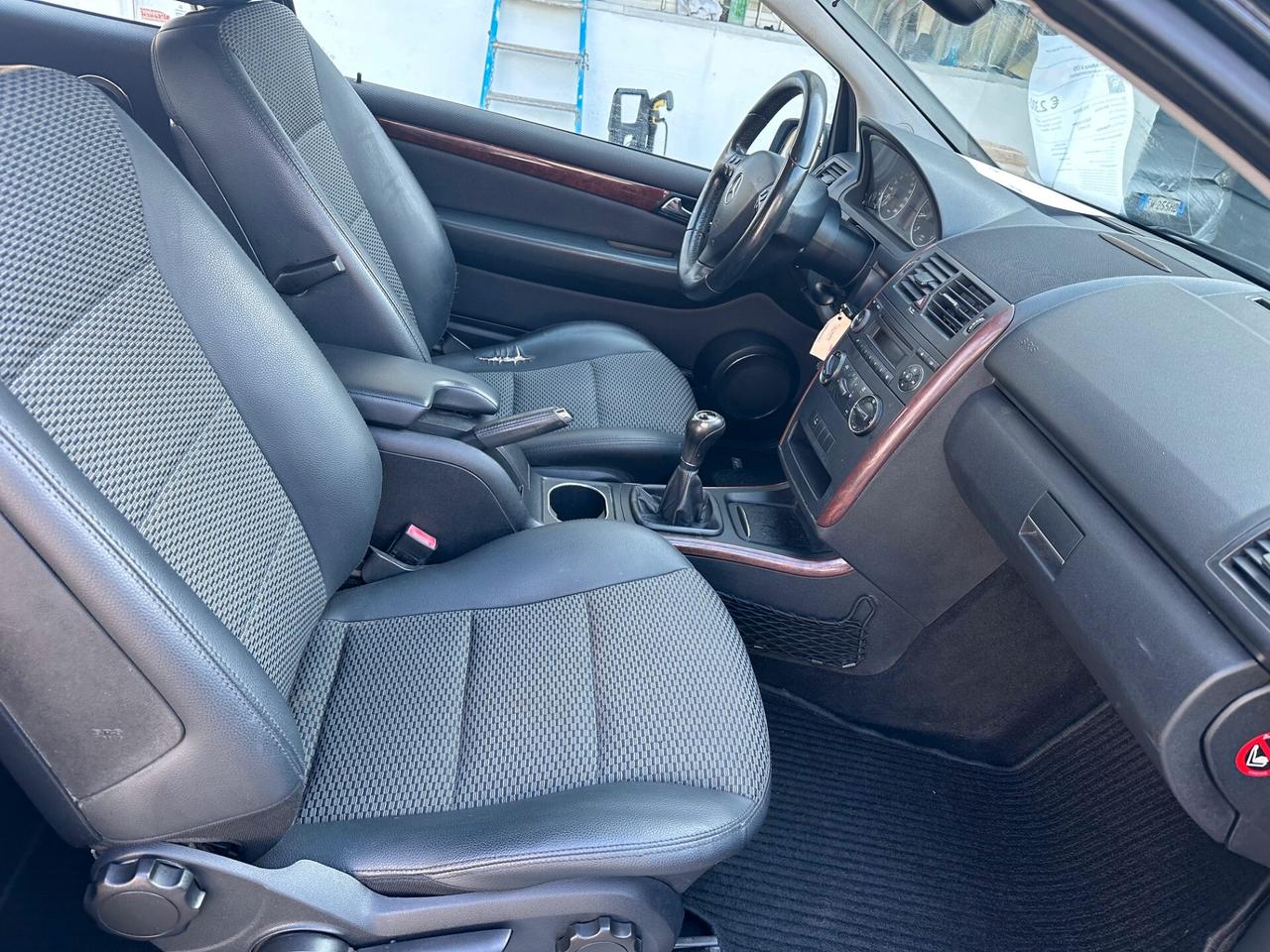Mercedes-benz A 180 BlueEFFICIENCY Avantgarde