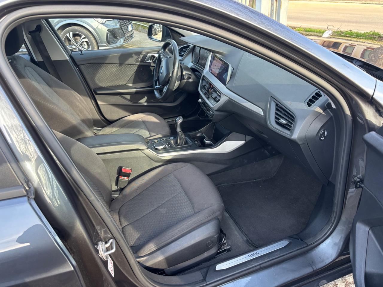 Bmw 116 116d 5p. Business Advantage