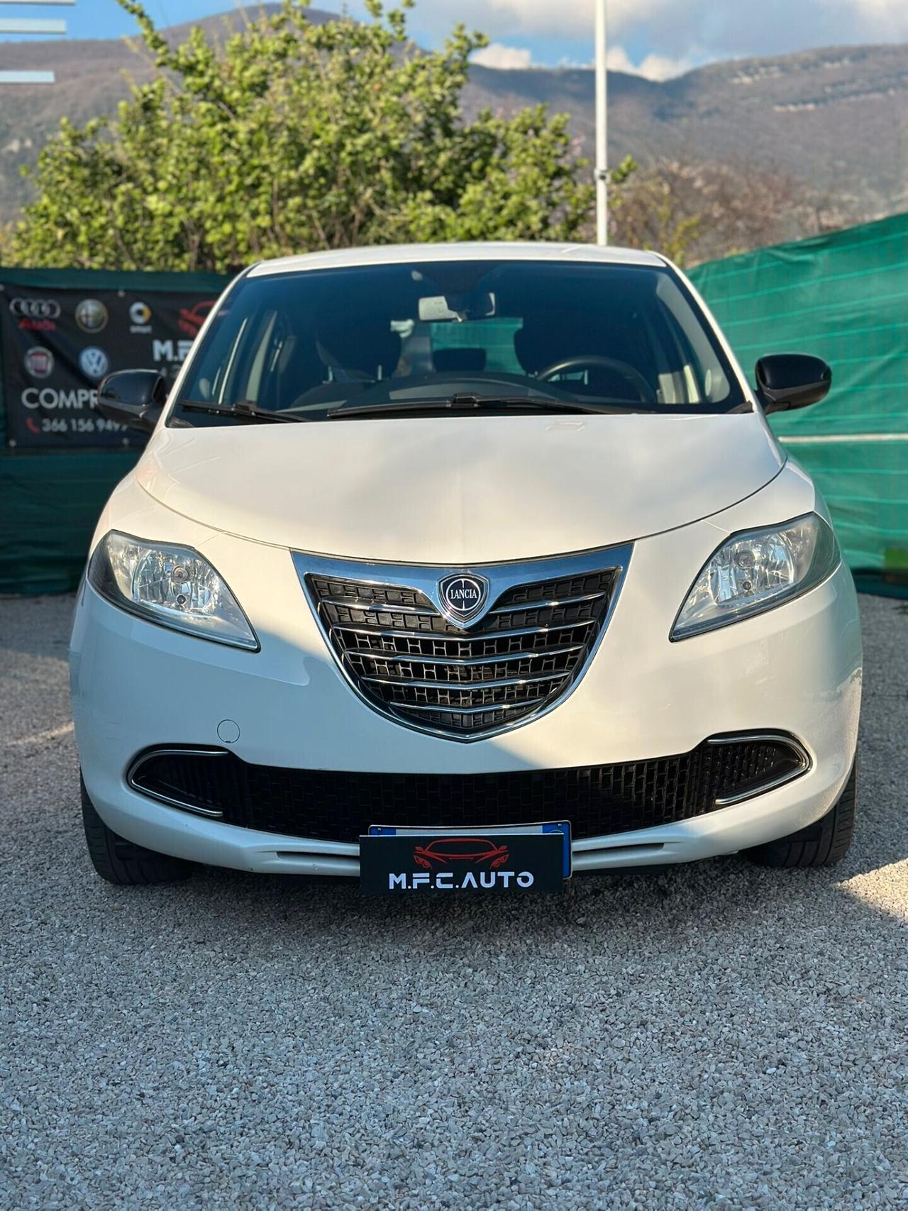 Lancia Ypsilon 1.2 69 CV GPL Ecochic Gold!!