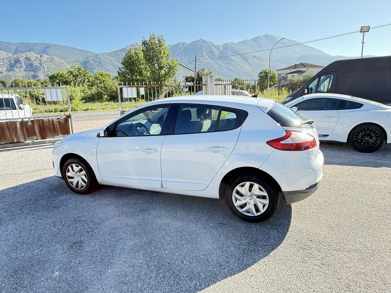 RENAULT MEGANE 1.5 DCI ADATTA NEOPATENTATI