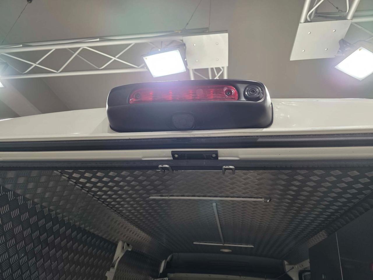 Peugeot Boxer 2.2 140cv BlueHdi SeS 335 L2H2