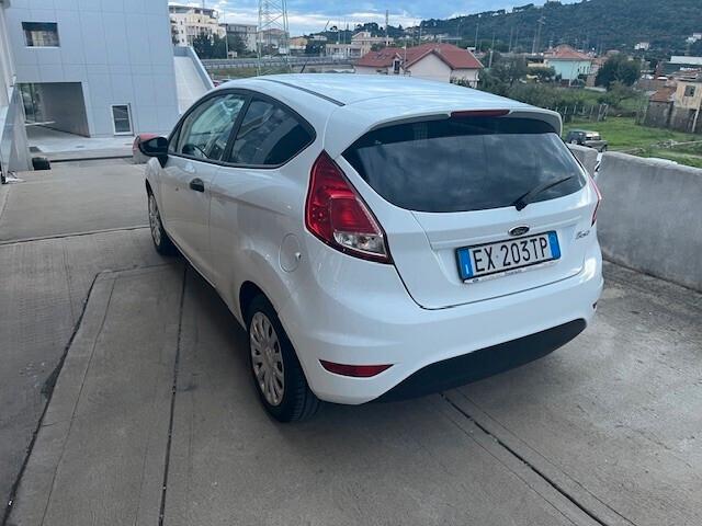 Ford Fiesta Autocarro