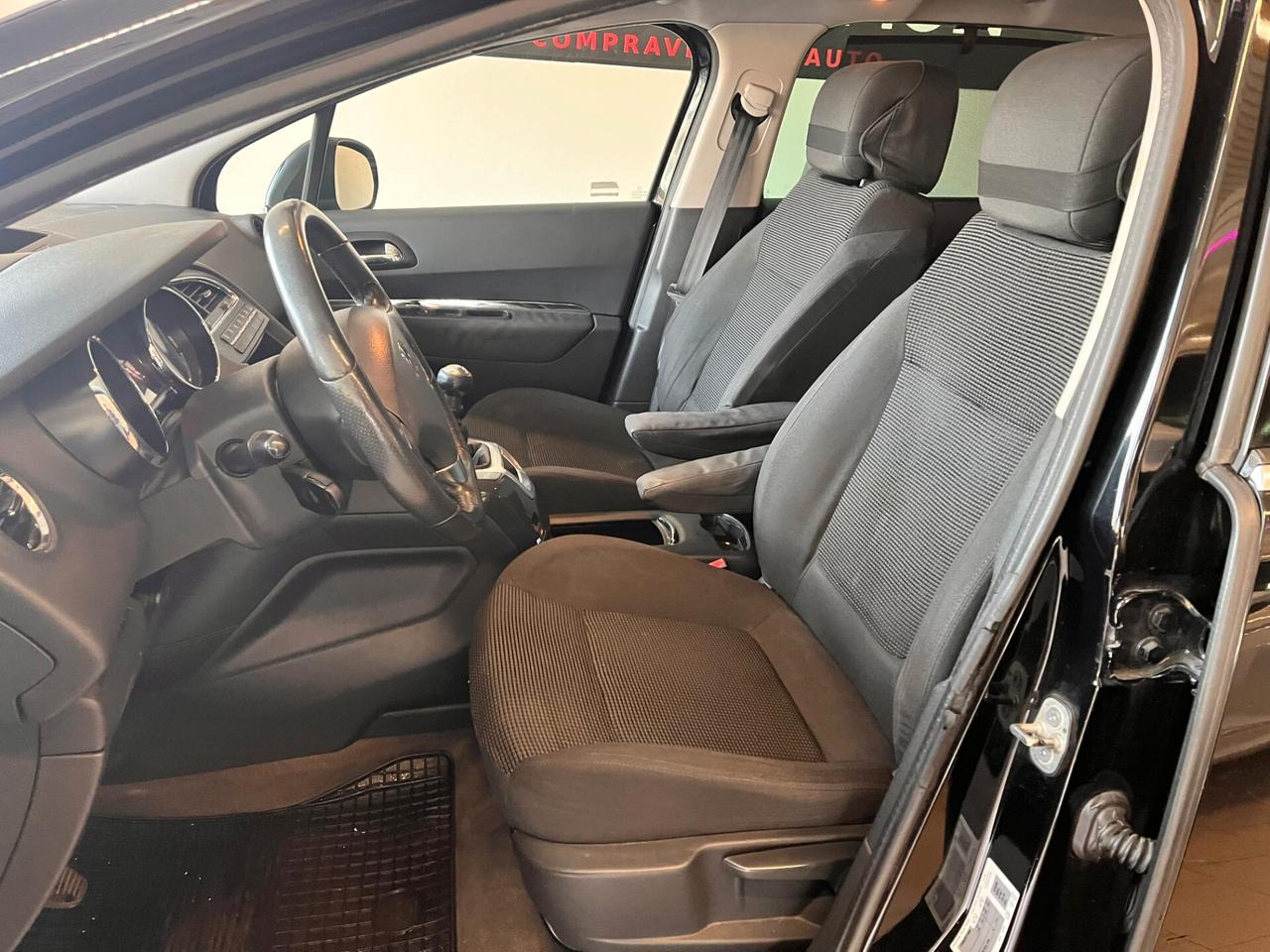 Peugeot 5008 1.6 HDi 112CV Allure