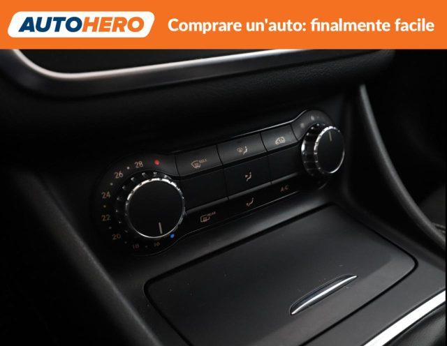 MERCEDES-BENZ GLA 180 Premium
