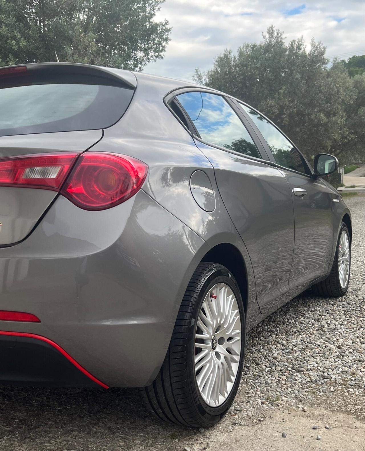 Alfa Romeo Giulietta 1.6 JTDm-2 105 CV Distinctive