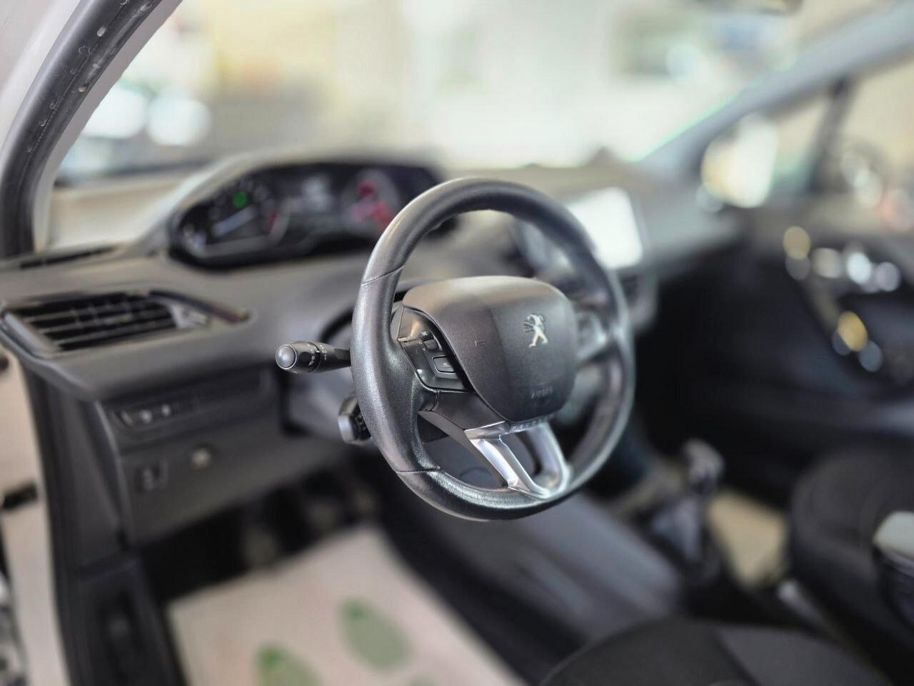 Peugeot 208 PureTech 82 5p. GPL Allure