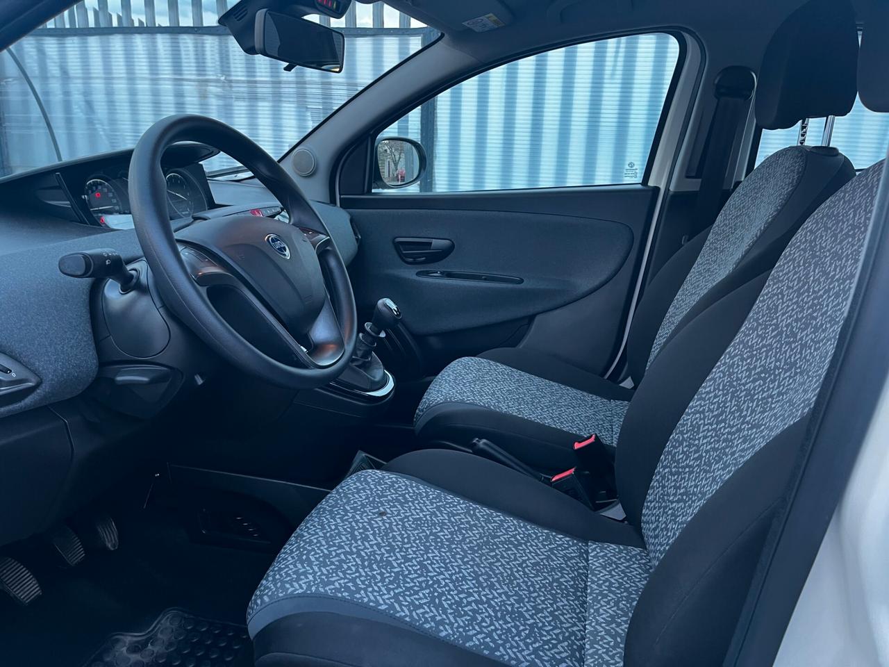 Lancia Ypsilon 0.9 TwinAir 5 porte Metano Ecochic Gold