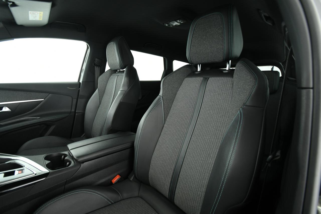 PEUGEOT 5008 1.5 bluehdi Allure Pack s&s 130cv eat8 7p.ti. CAMERA+APP CONNECT