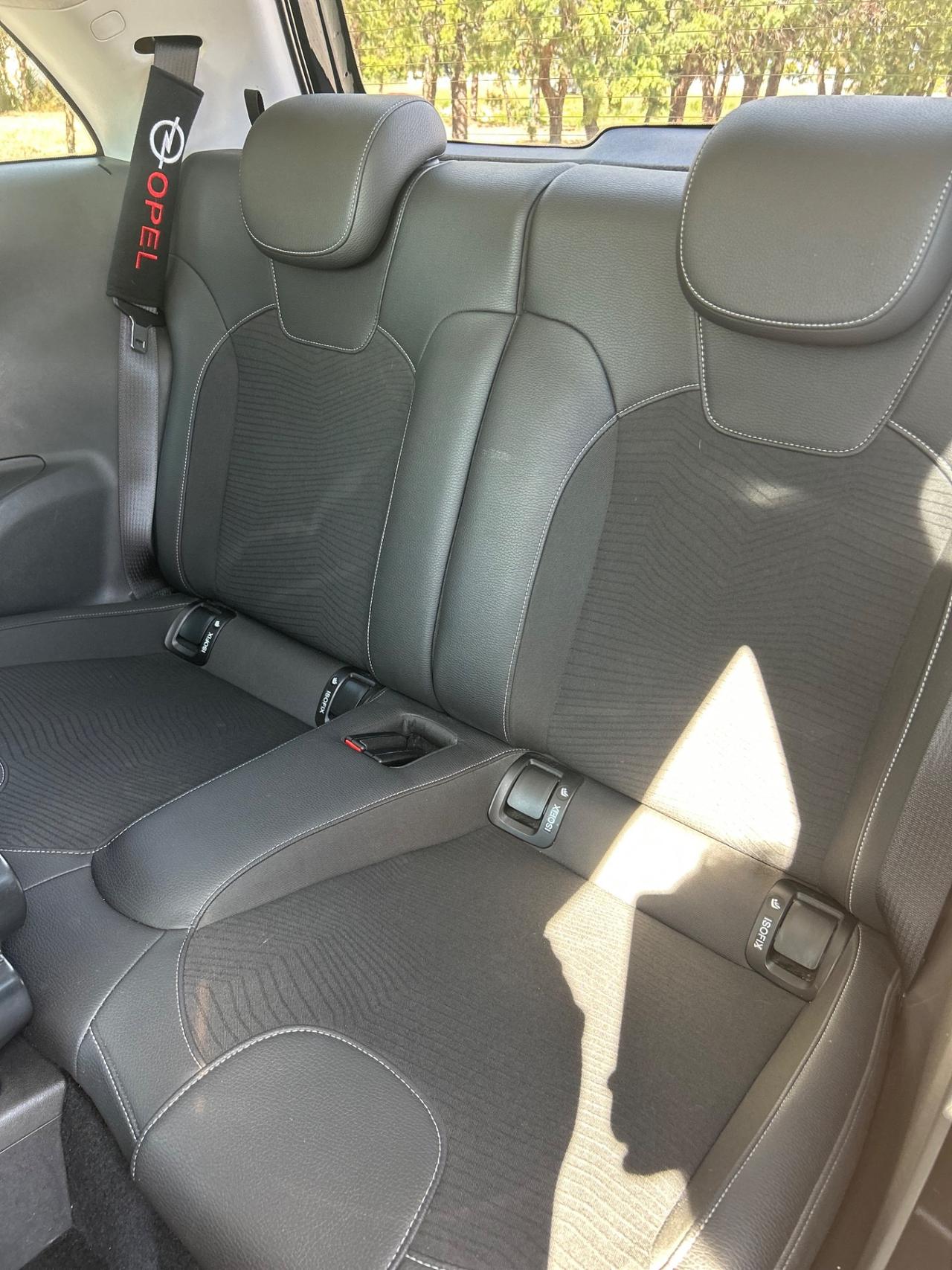 Opel Adam Rocks 1.2 70 CV