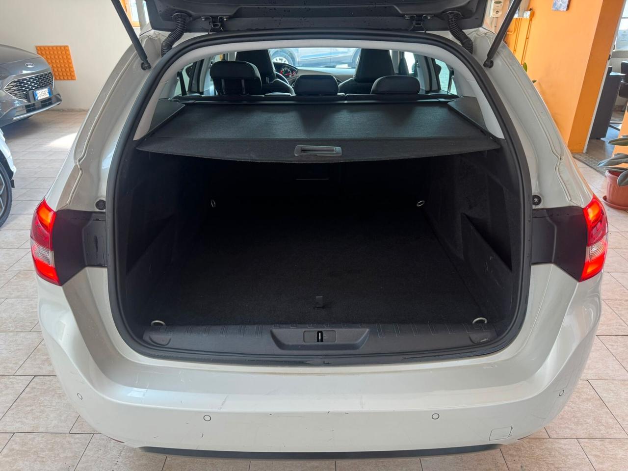 Peugeot 308 BlueHDi 120 S&S EAT6 SW GT Line