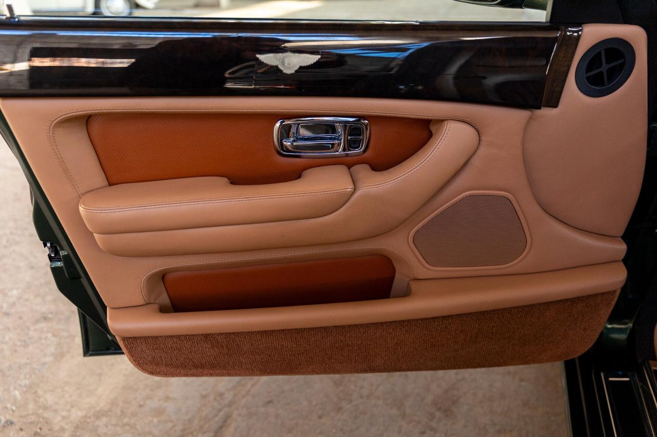 Bentley Arnage Le Mans Series