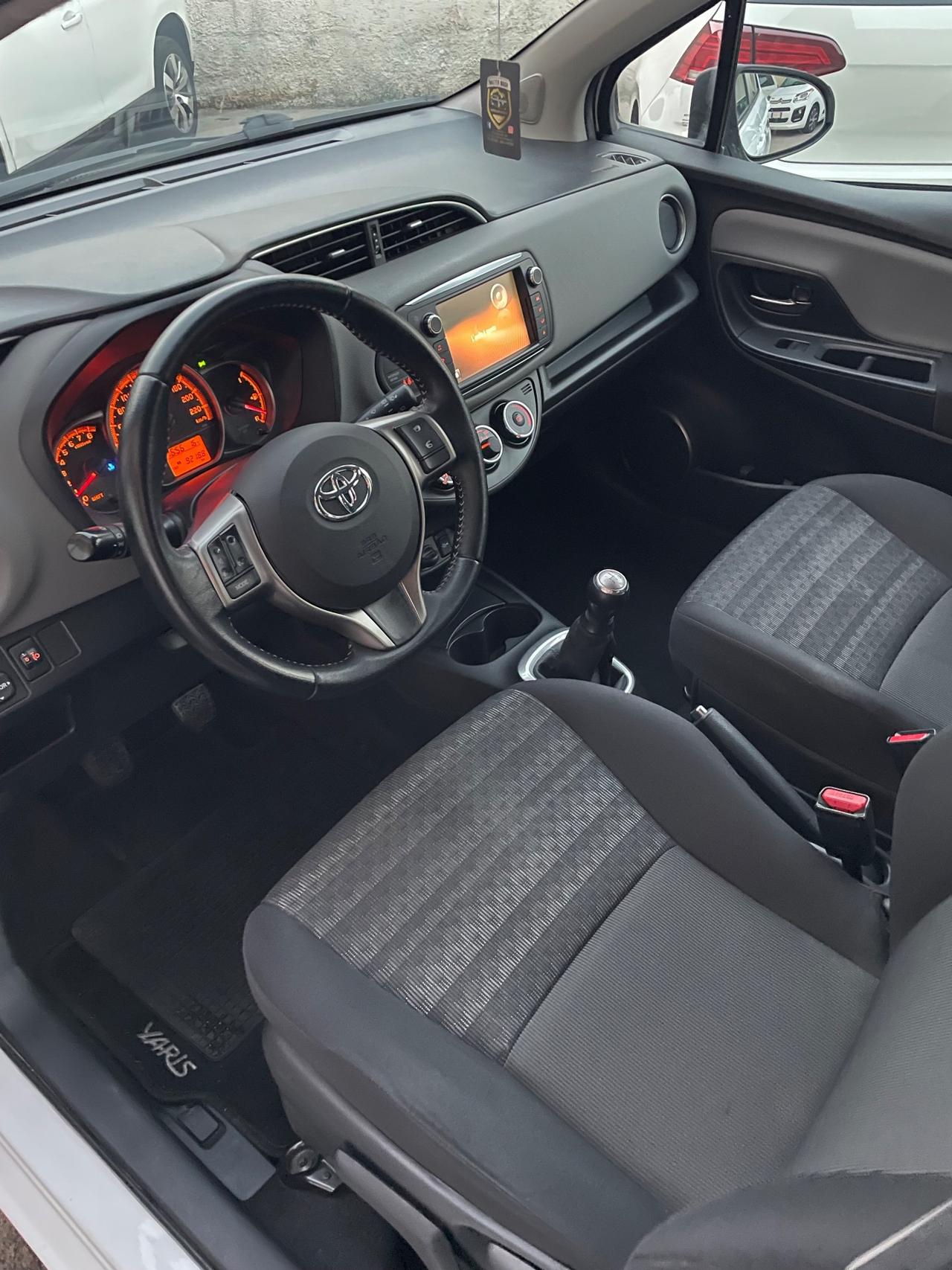 Toyota Yaris 1.0 5 porte Lounge Full navigatore retrocamera dal nord Italia