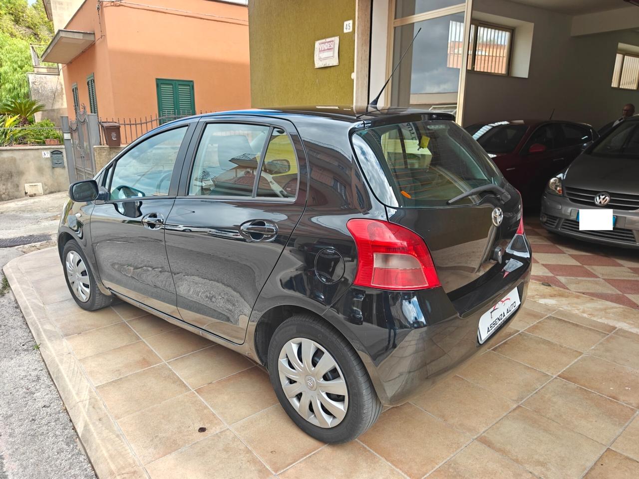 Toyota Yaris 1.3 M-MT Sol Automatica