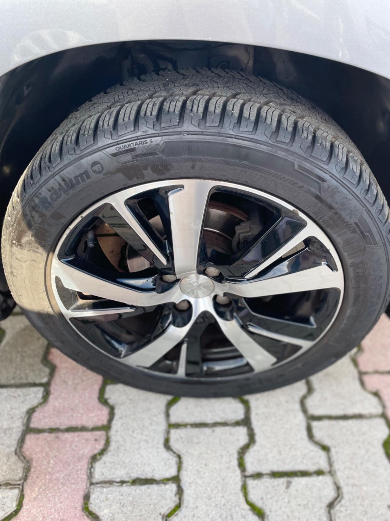 Peugeot 2008 1.6 e-HDi 92 CV Stop&Start Urban Cross