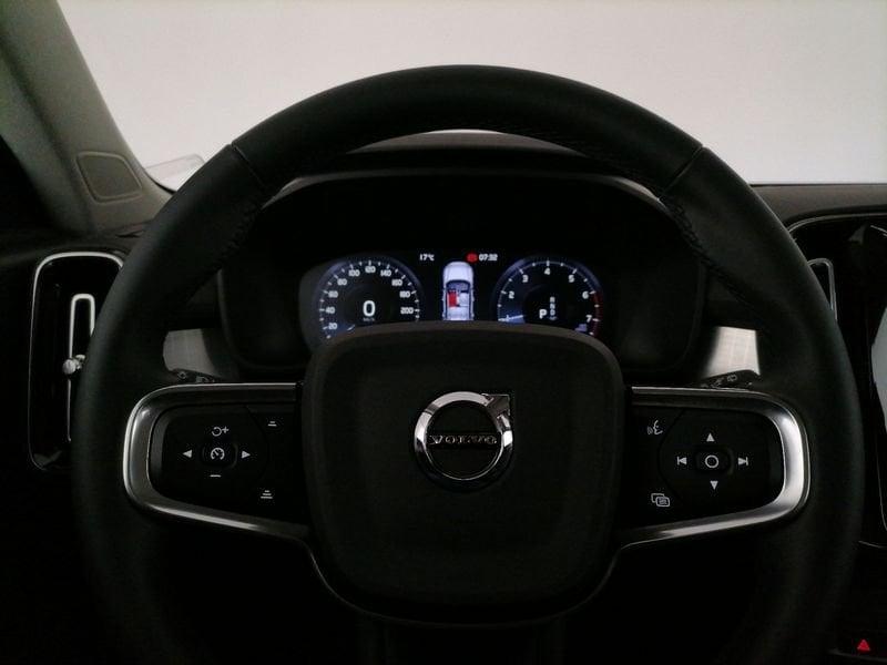 Volvo XC40 1.5 t3 Momentum Pro 163cv auto my21