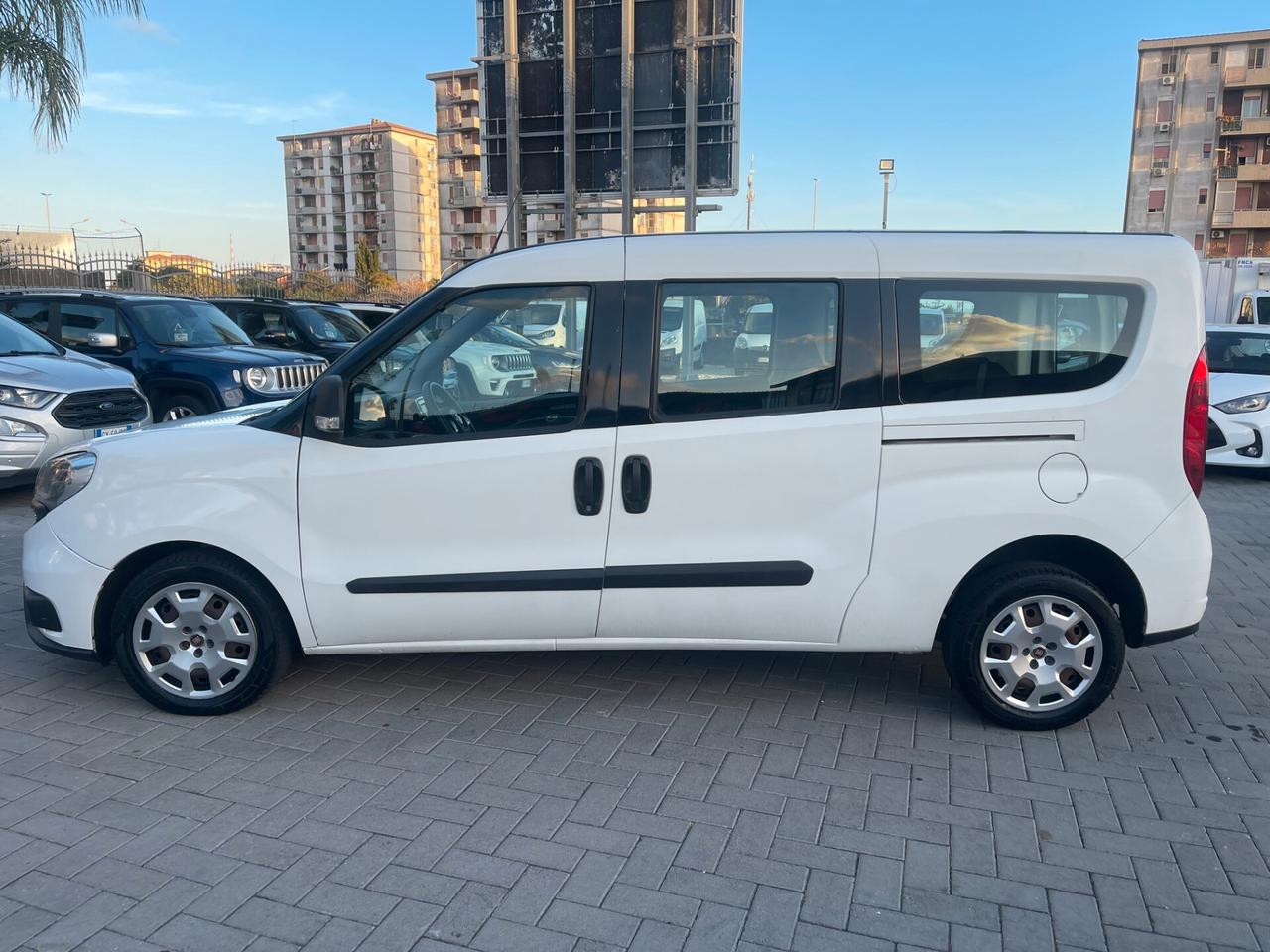 Fiat Doblò Maxi 5 posti 1.6 MJT 120CV Lounge