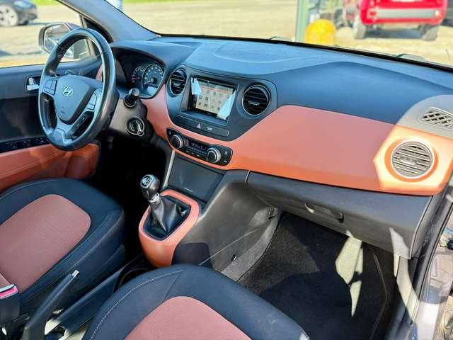 Hyundai i10 1.2 Sound Edition E6