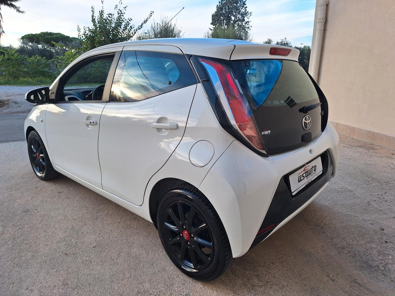 Toyota Aygo 1.0 5 porte x-play PERFETTA FULL