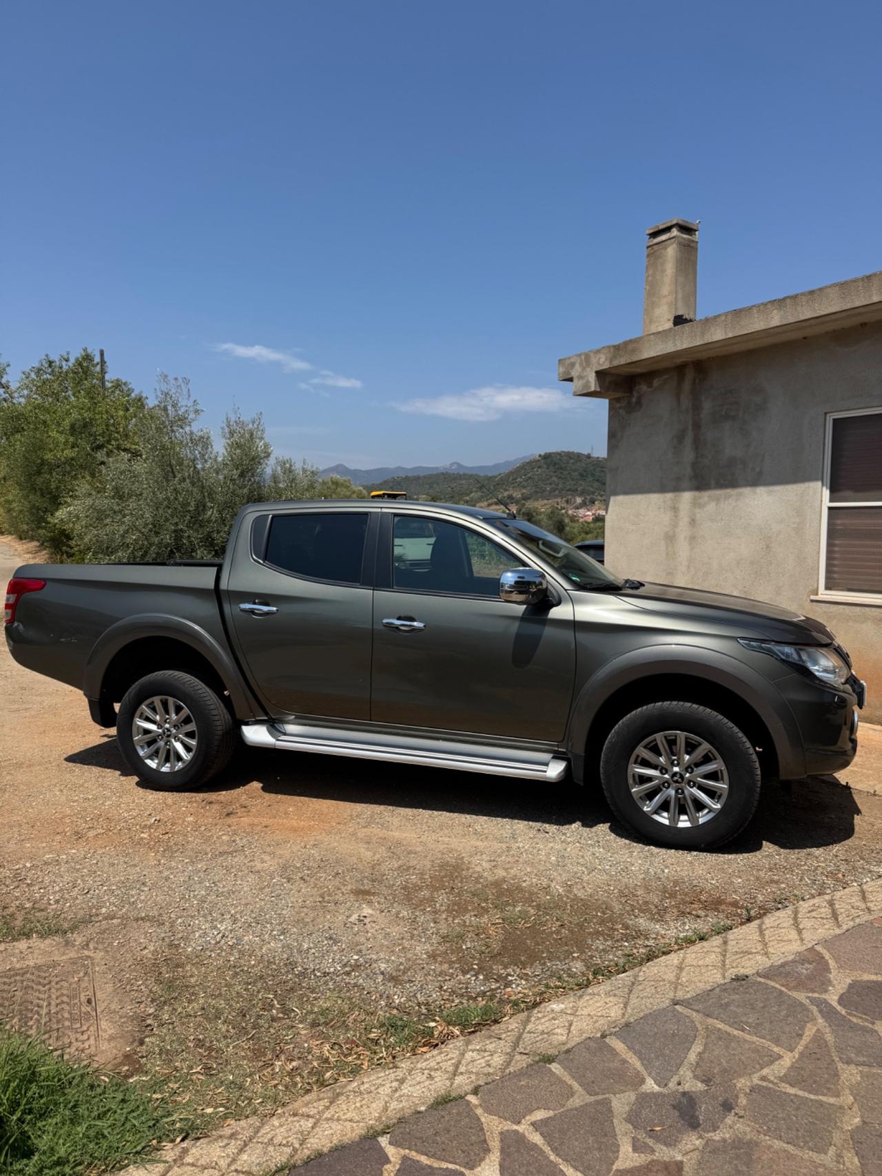Mitsubishi L200 2.3 DID 4x4 180cv Gancio Traino