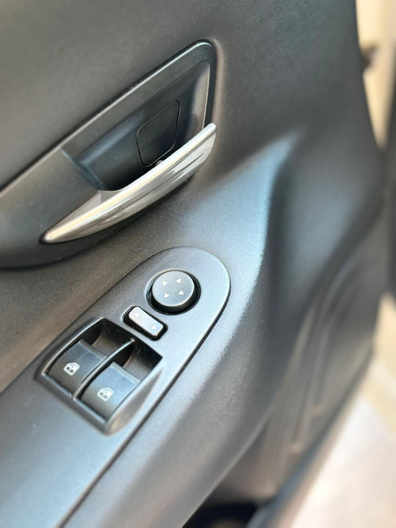 Lancia Ypsilon 1.2 69 CV Platinum
