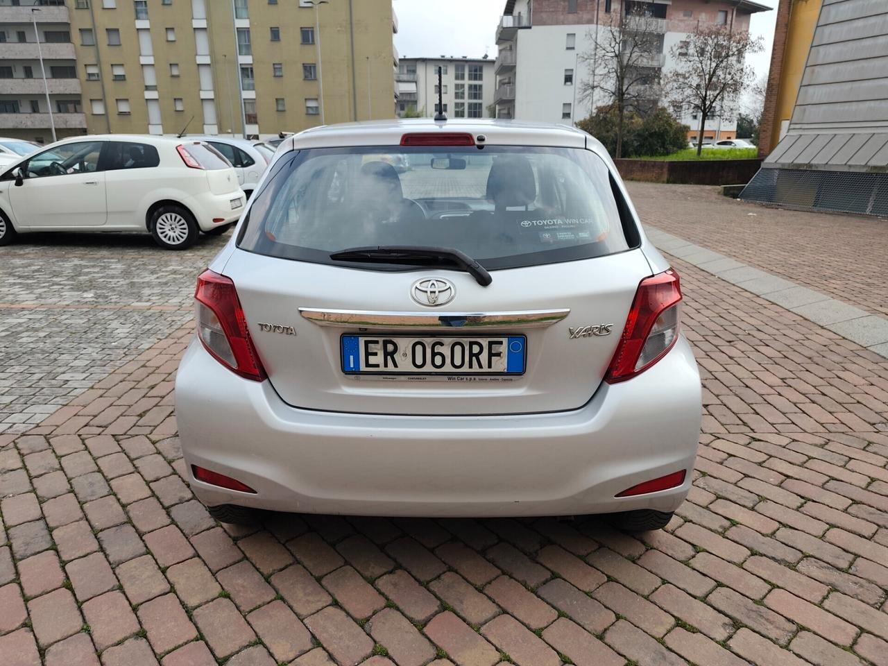 Toyota Yaris 1.4 D 5 porte 1 proprietario neopatentati