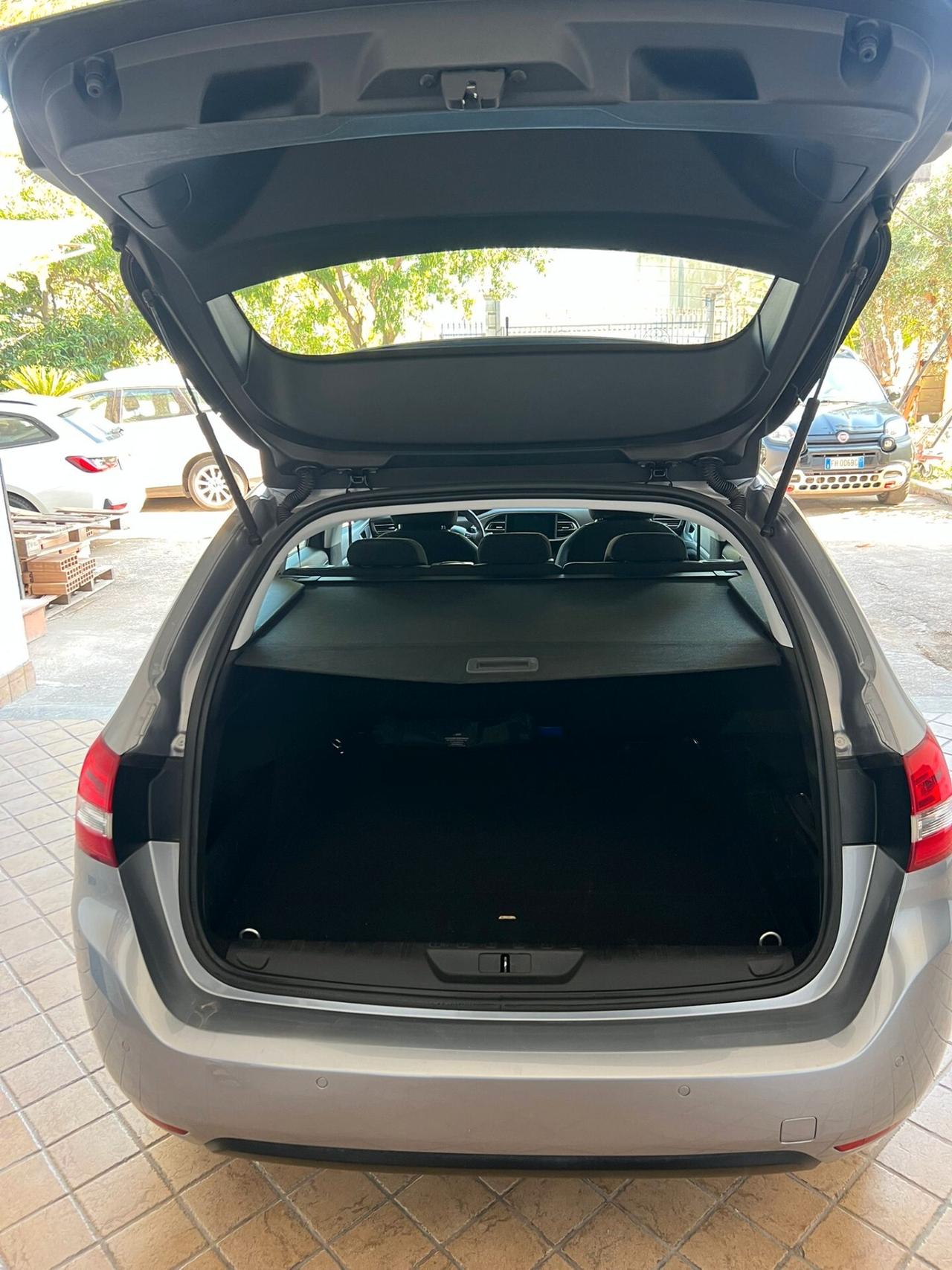 Peugeot 308 BlueHDi 130 S&S EAT8 SW Active Business