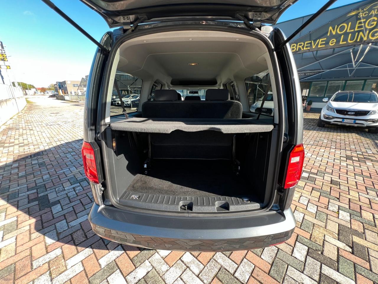 Volkswagen Caddy 2.0 TDI 102 CV DSG Plus Maxi 7 posti