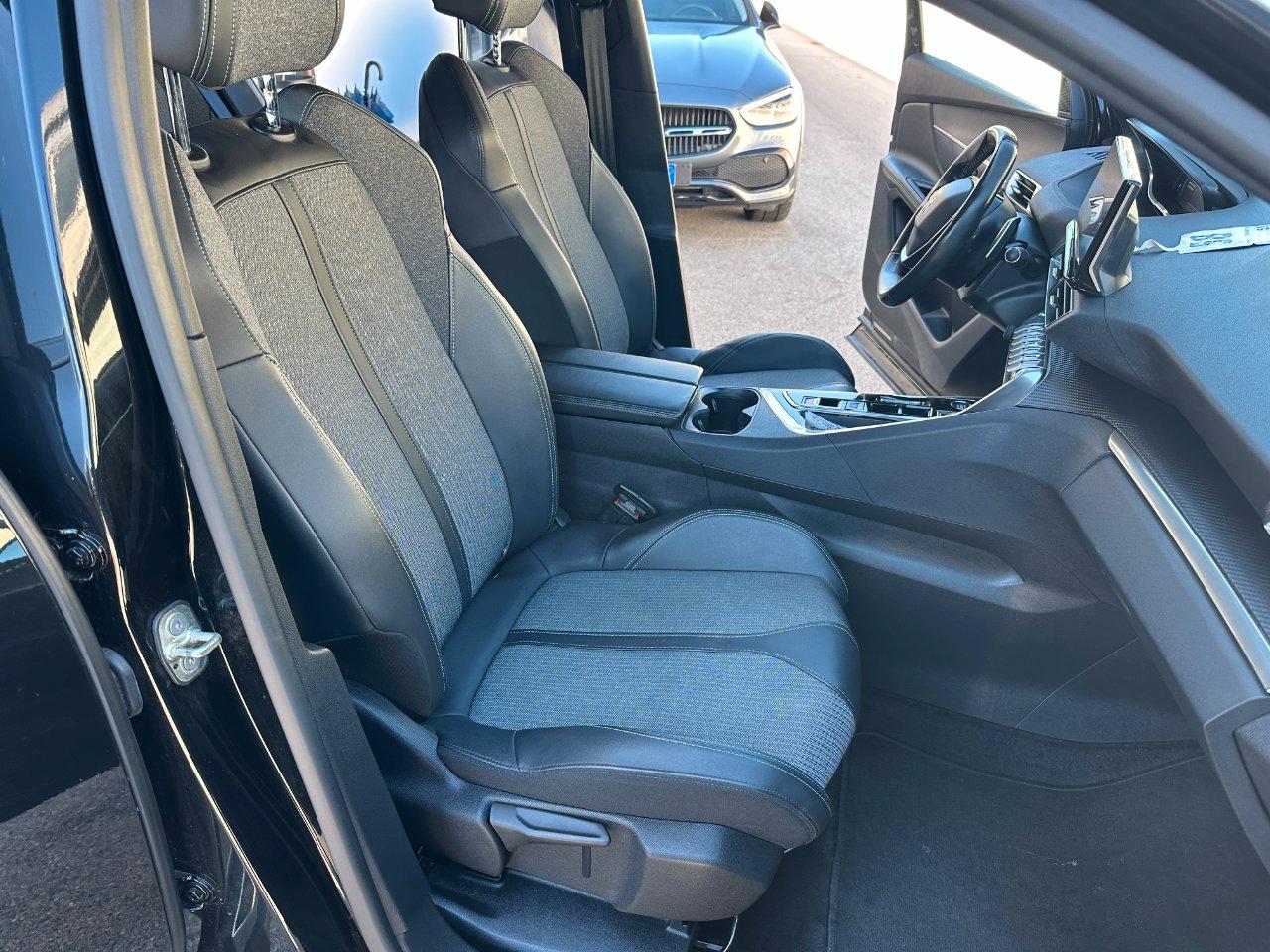 Peugeot 3008 3008 1.5 bluehdi Allure Pack s&s 130cv eat8