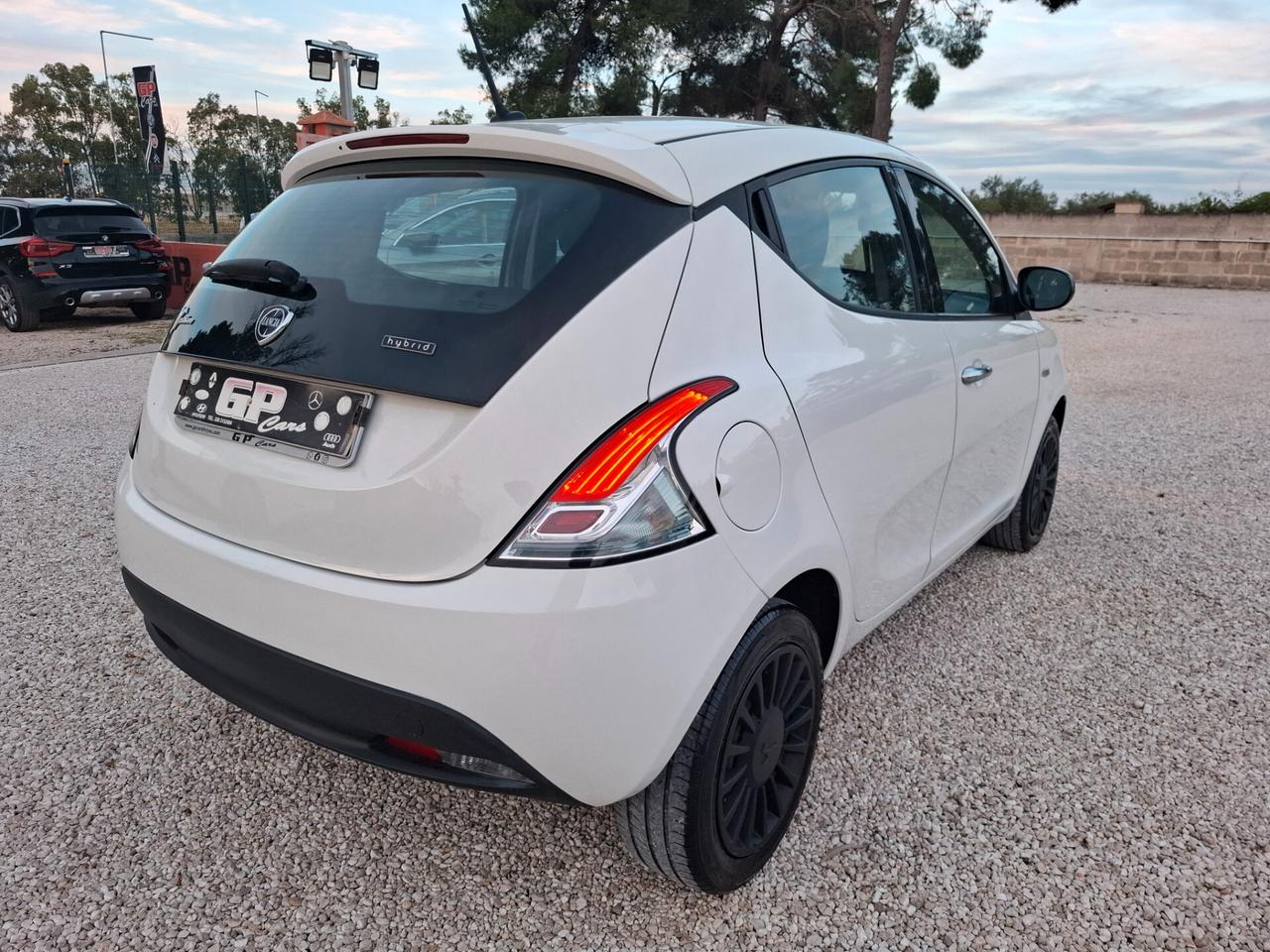 Ypsilon 1.0 5 porte S&S Hybrid Gold *LED-CLIMA*