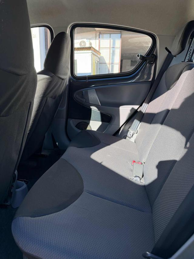 TOYOTA Aygo 1.0 12V VVT-i 5 porte Sol