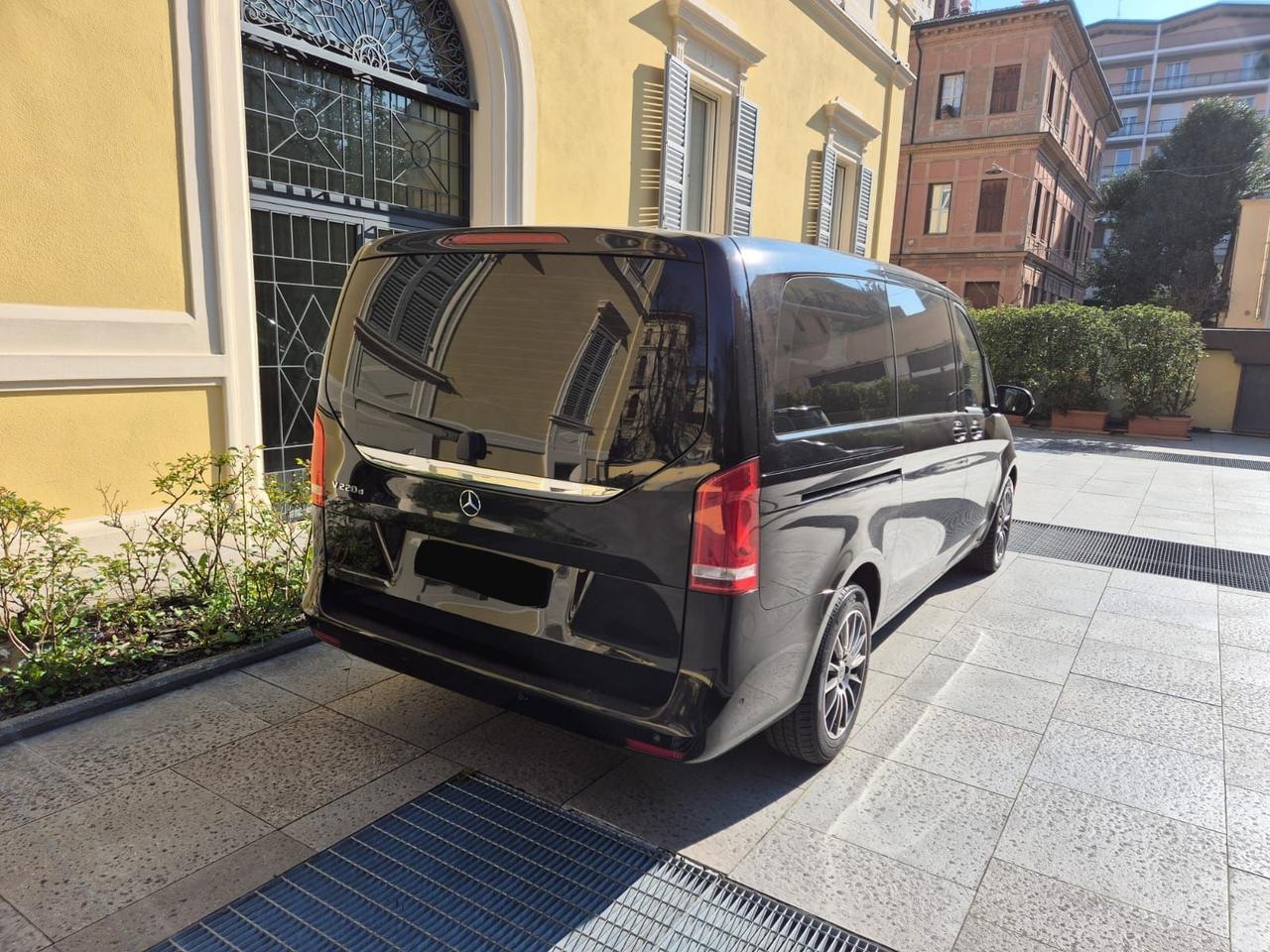 Mercedes-benz V 250 V Long 220 d AMG Line Premium 7 posti PELLE auto