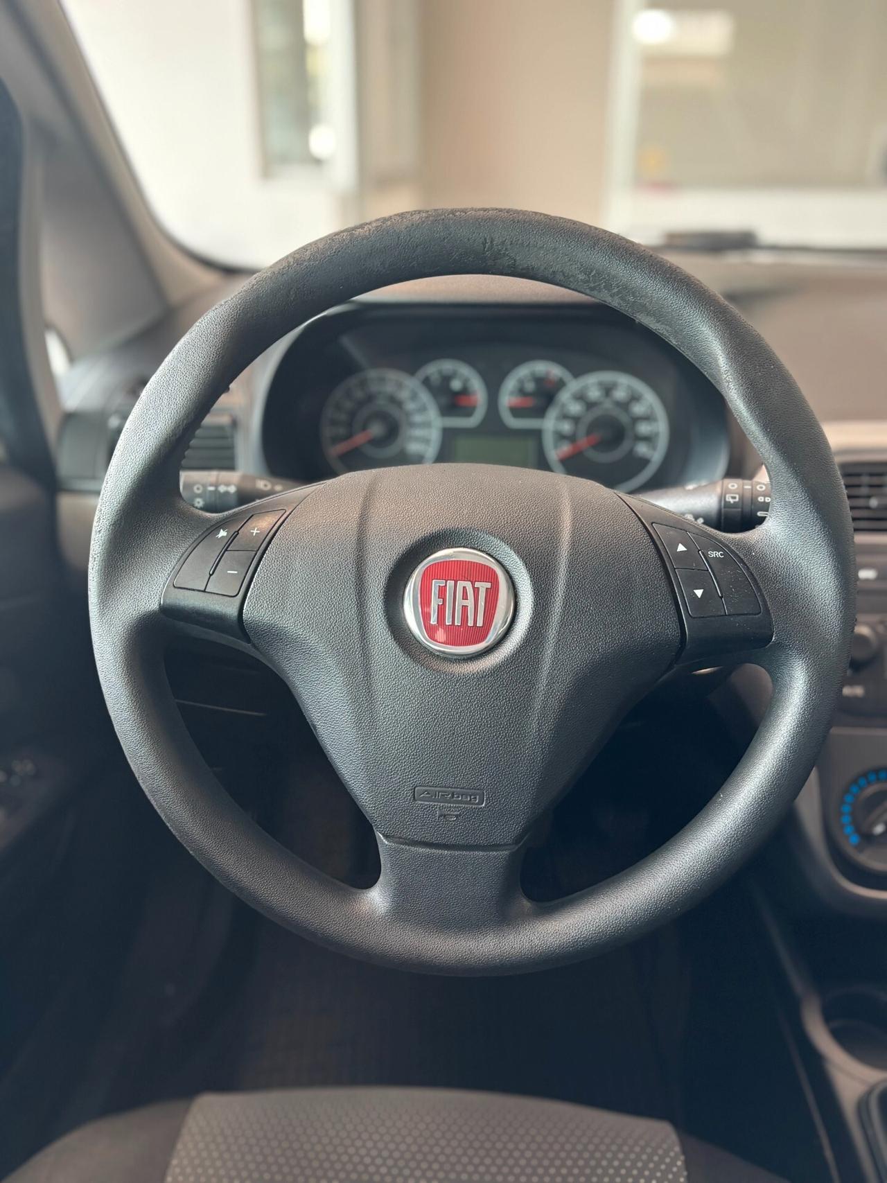 Fiat Punto 5p 1.4 natural power *NEOPATENTATI