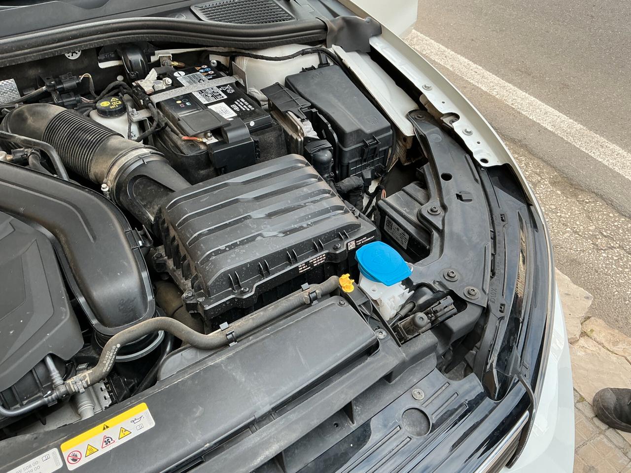 Volkswagen Golf 1.5 TSI 150 CV EVO ACT R-Line