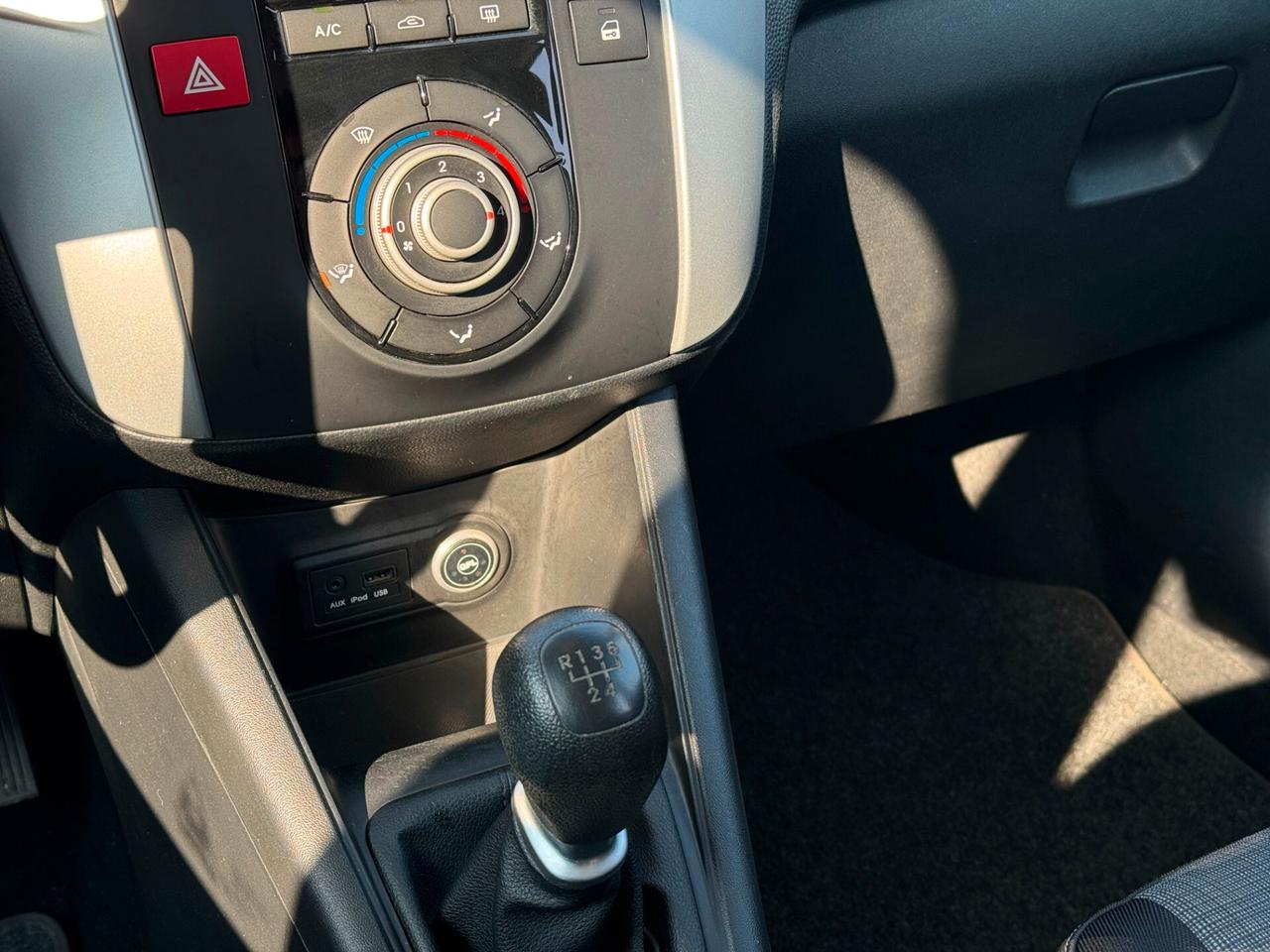 Kia Venga 1.4 EcoGPL Active 90 cv
