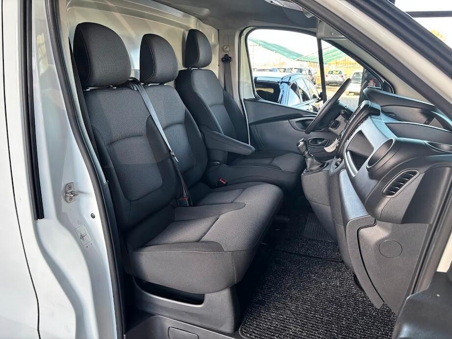 Renault Trafic 2.0 dCi 145CV L2 H1 DOPPIA PORTA LATER.30.000KM