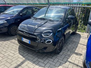 FIAT 500 500e 3+1 42 kWh La Prima