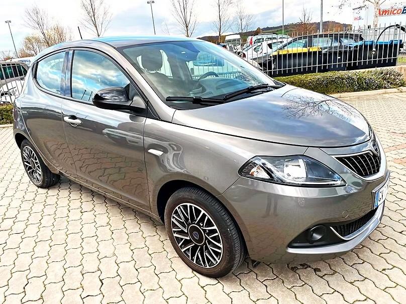 Lancia Ypsilon 1.0 FireFly 5 porte S&S Hybrid Platino