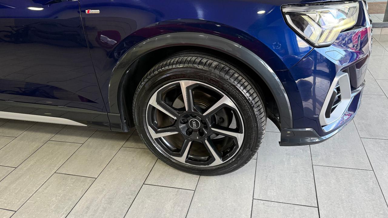 Audi Q3 SPORTBACK 35 TDI S tronic line QUATTRO