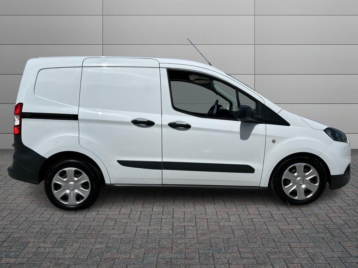 FORD Transit Courier 2018 - Transit Courier 1.5 tdci 75cv Trend E6.2