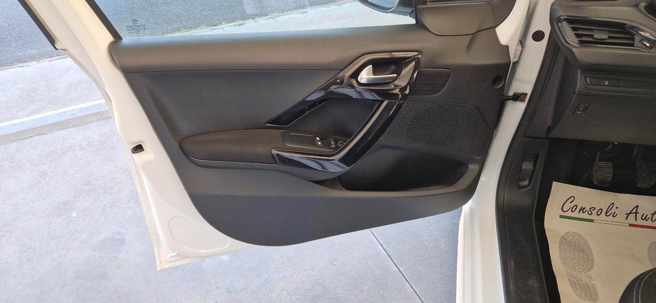 Peugeot 208 PureTech 82cv 5 porte Allure