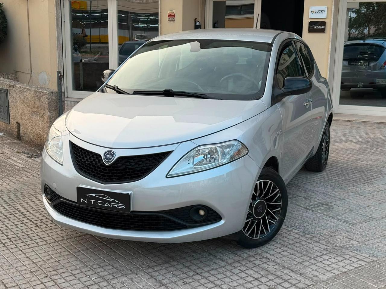Lancia Ypsilon 1.0 FireFly 5 porte S&S Hybrid Gold