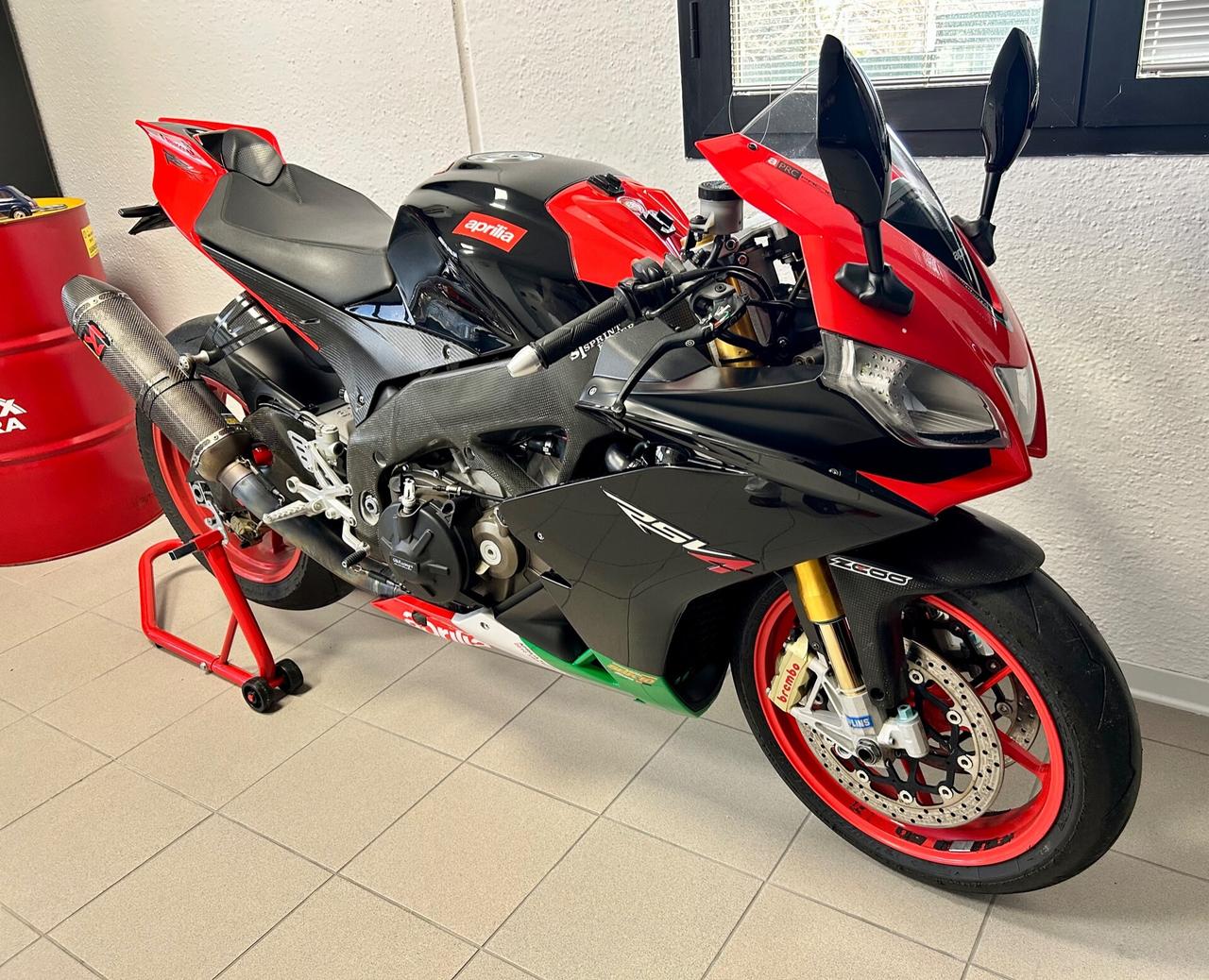 Aprilia RSV4 - Factory