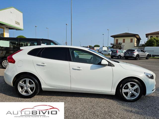 VOLVO V40 D2 Momentum