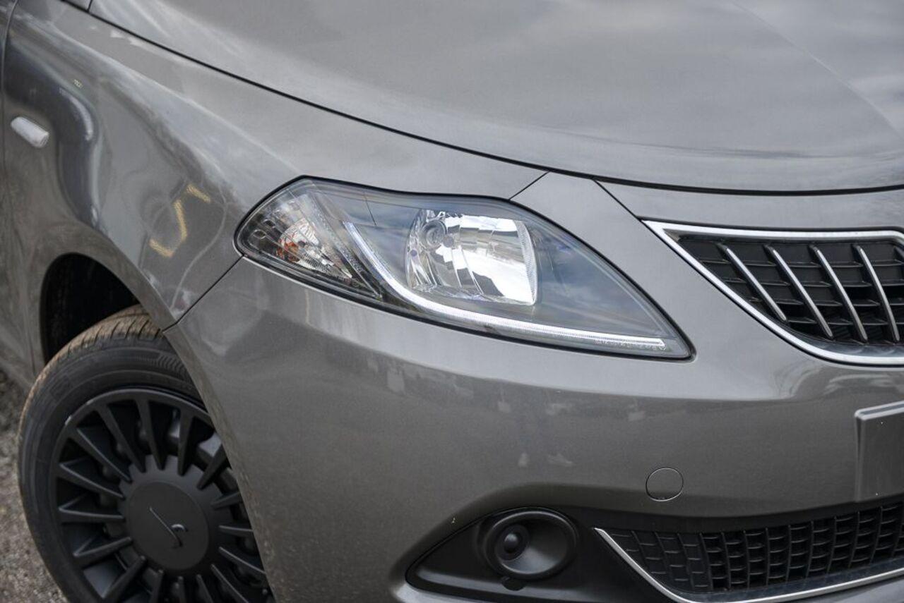 LANCIA Ypsilon III 2021 - Ypsilon 1.0 firefly hybrid Silver s&s 70cv