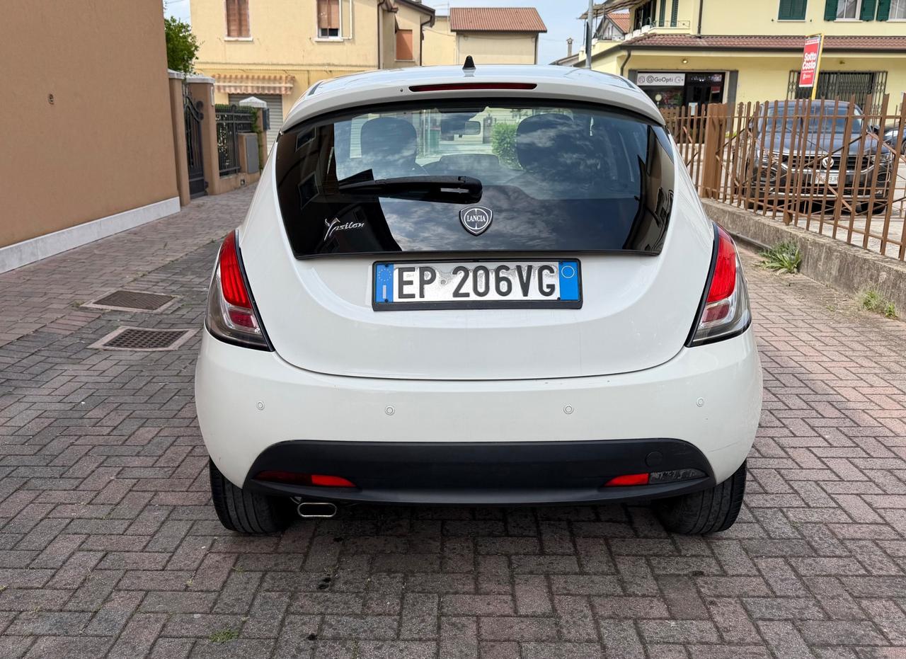 Lancia Ypsilon 1.2 69 CV Ok Neopatentati