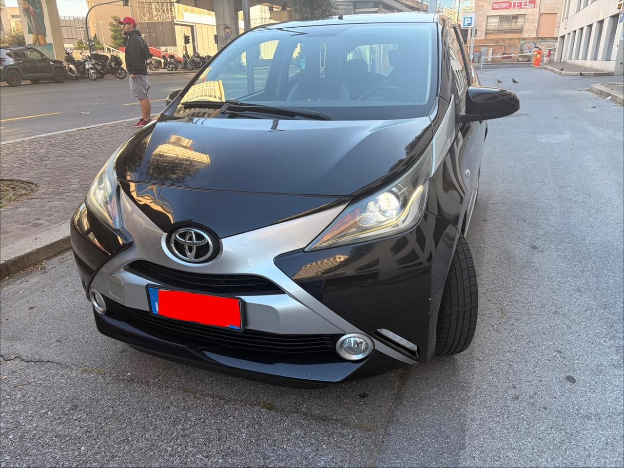 Toyota Aygo 1.0 VVT-i 69 CV 5 porte x-clusiv