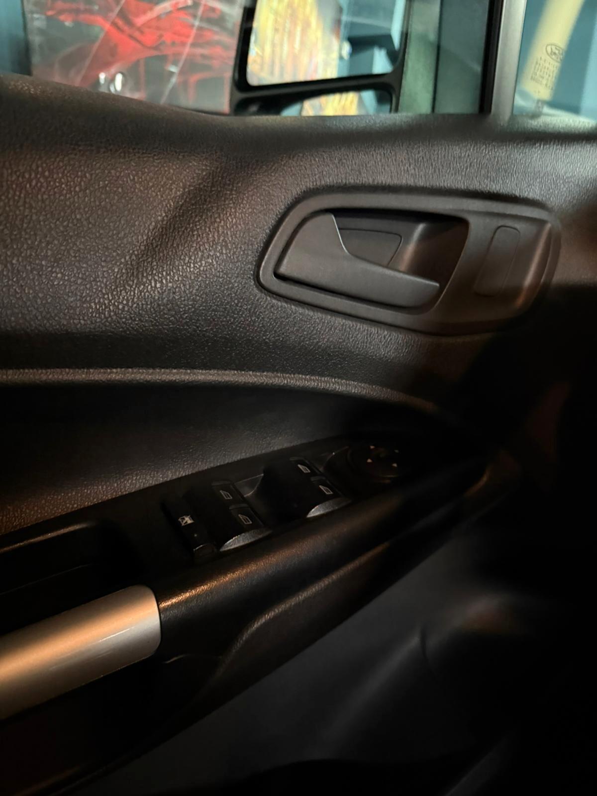 CONNECT BENZINA 101CV