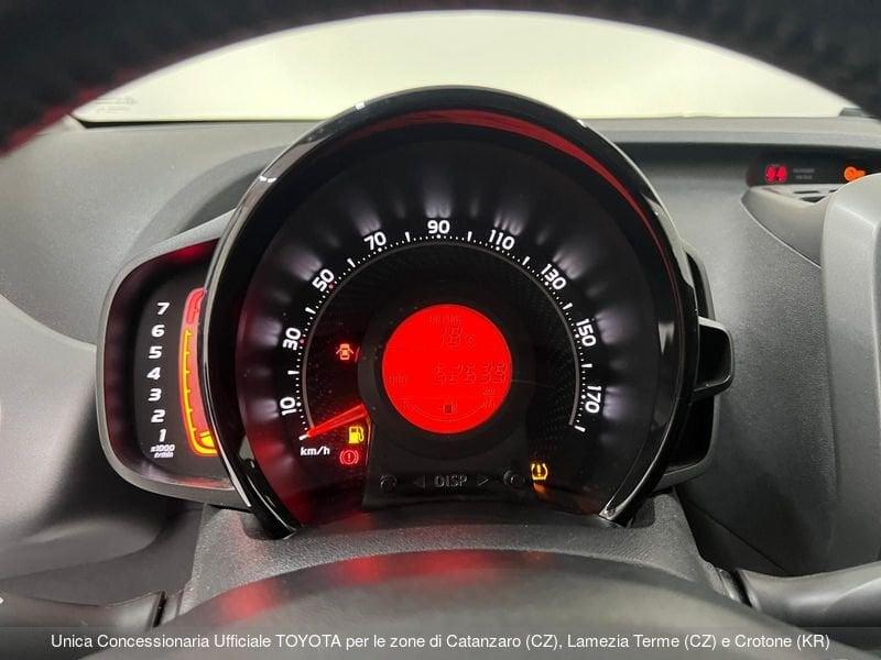 Toyota Aygo Aygo Connect 1.0 VVT-i 72 CV 5 porte x-play