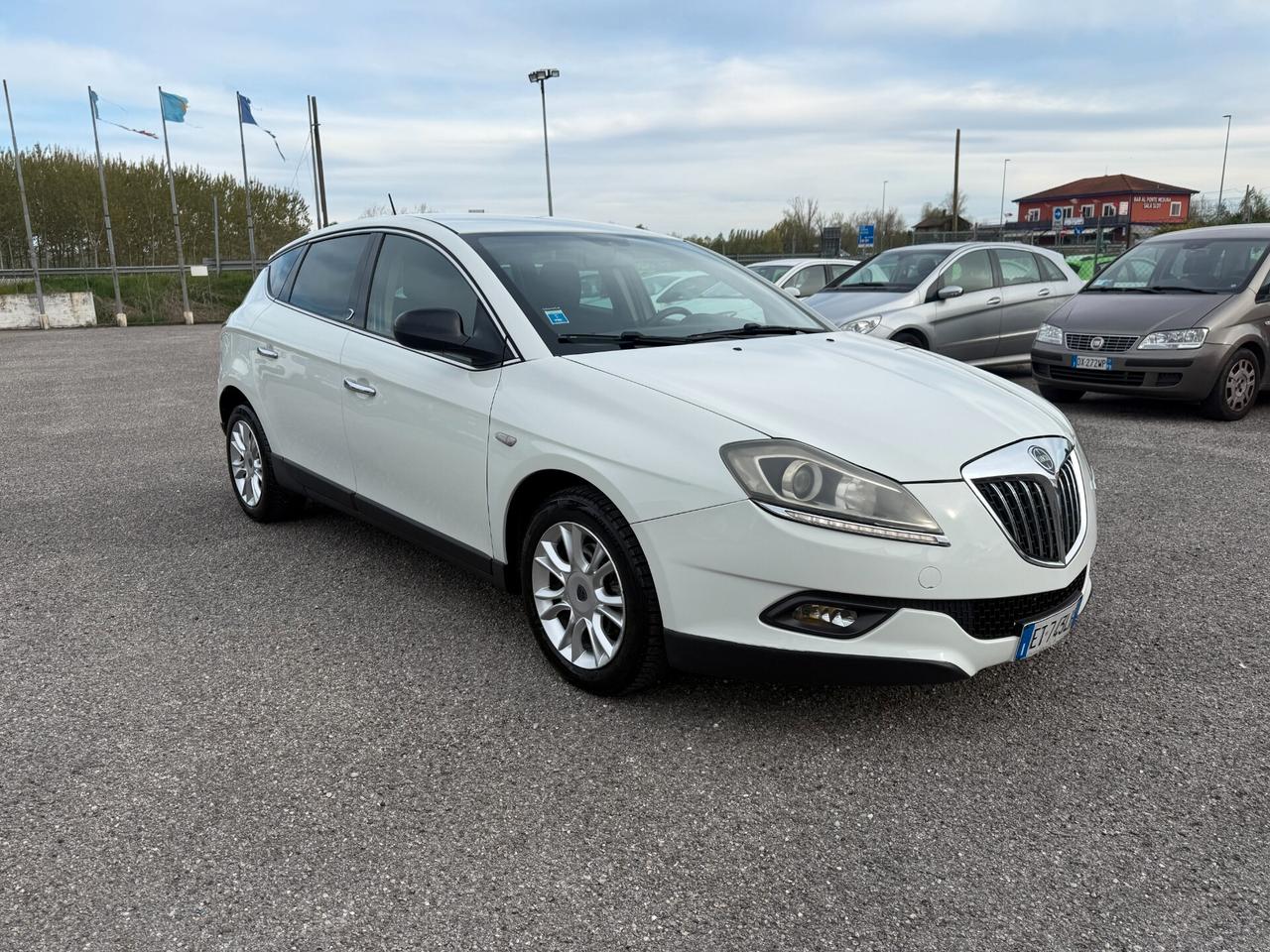 Lancia Delta 1.6 MJT DPF Gold