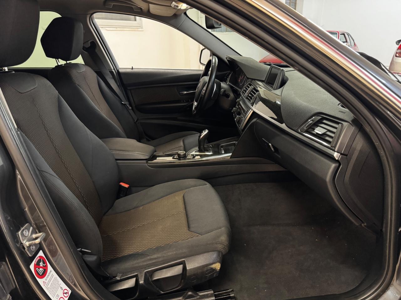 Bmw 320 320d xDrive Touring Luxury-4x4-Garantita-Permute